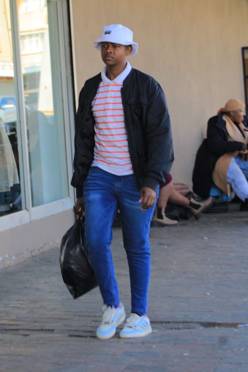 Thembaremoved Thembaremoved